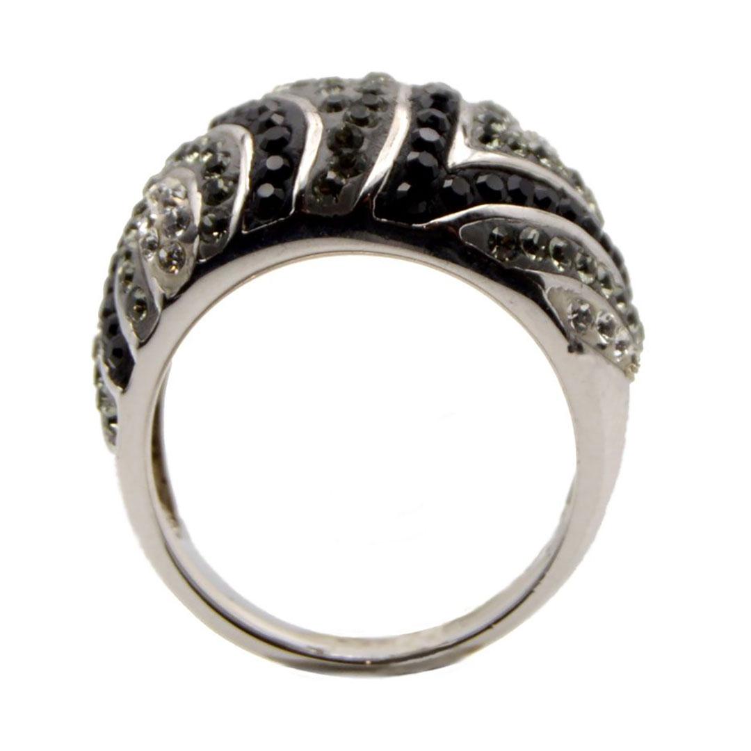 SORTIJA HOMBRE PLATA Y CIRCONITAS BLANCAS Y NEGRAS 819-18