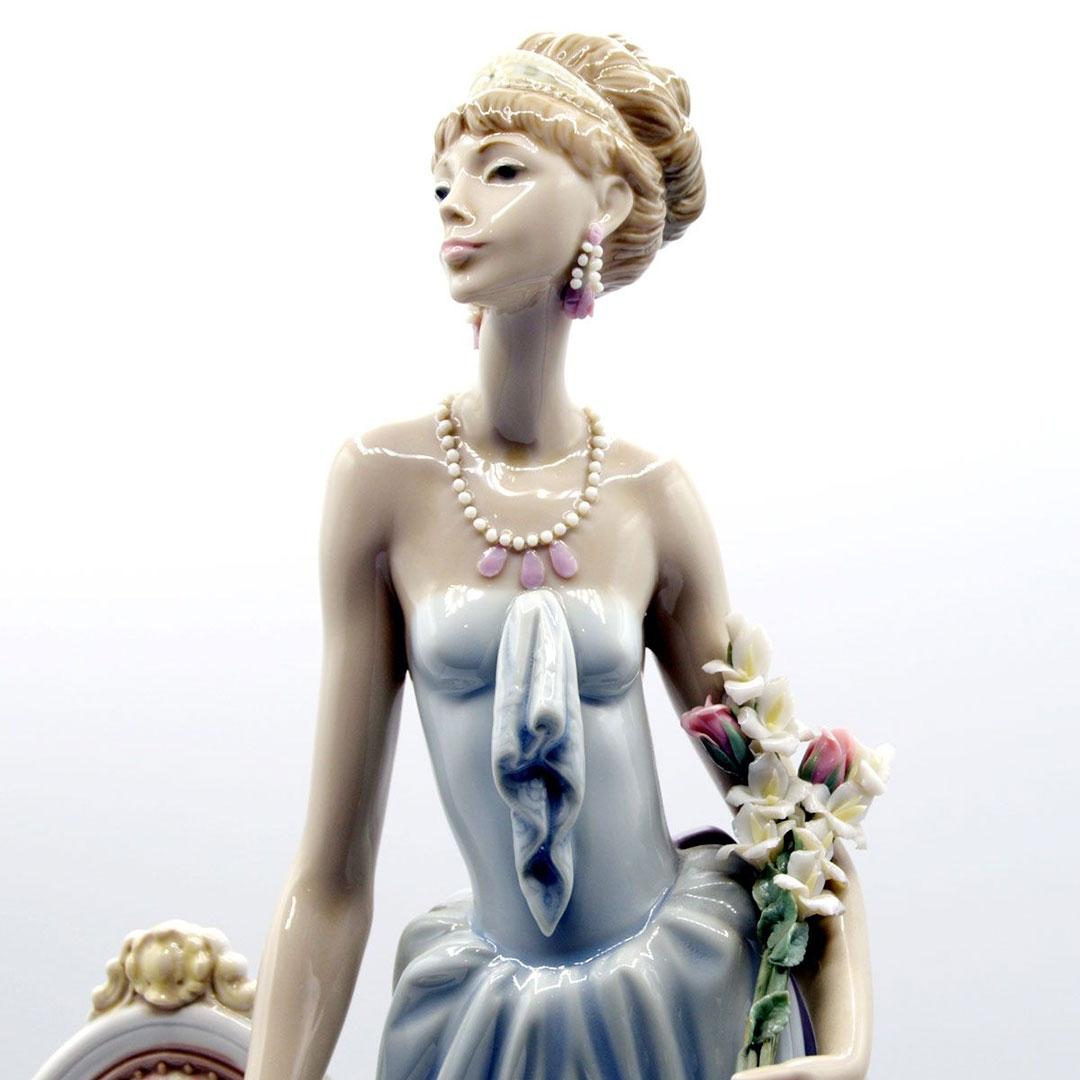 'FIGURA PORCELANA LLADRO '' DAMA DE LA COLA DE RASO'' 1495'