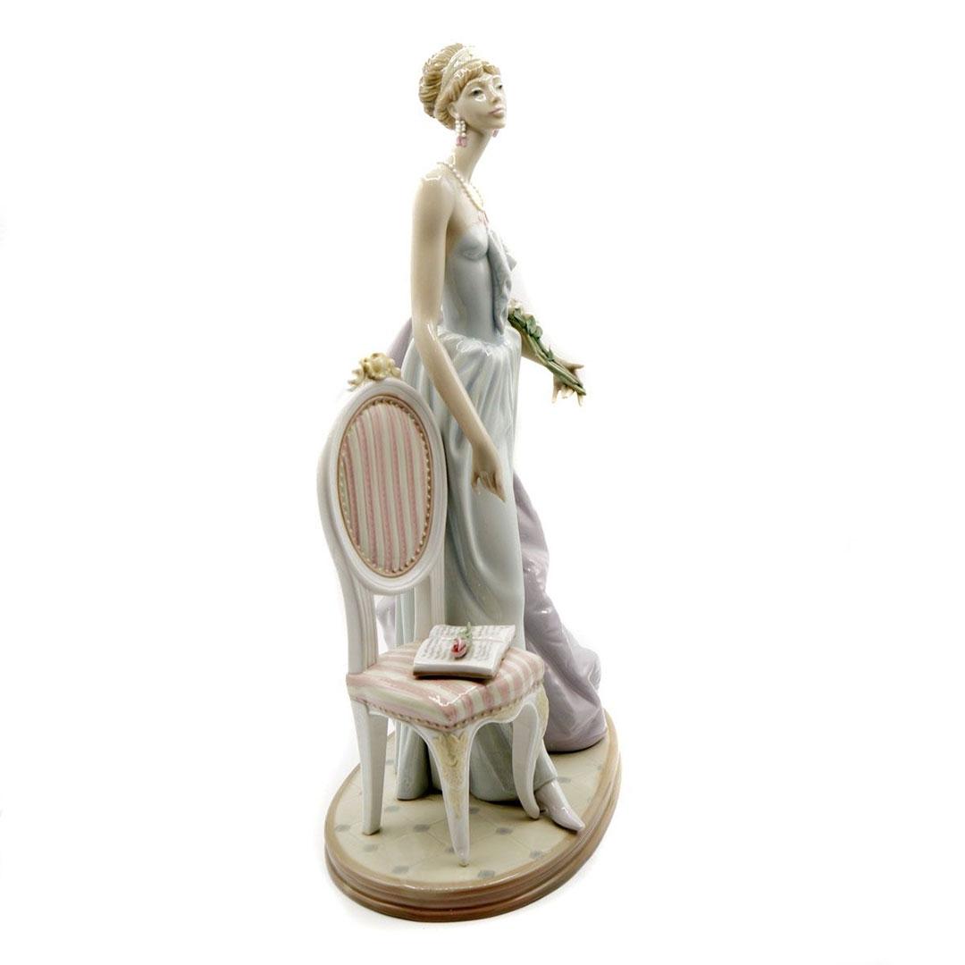 'FIGURA PORCELANA LLADRO '' DAMA DE LA COLA DE RASO'' 1495'