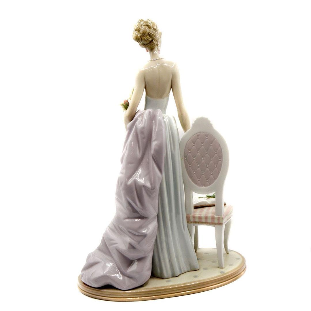 'FIGURA PORCELANA LLADRO '' DAMA DE LA COLA DE RASO'' 1495'